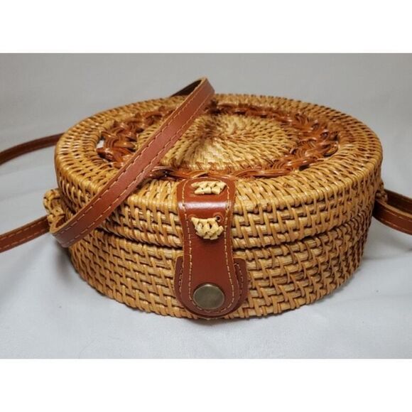 Rattan Woven Wicker Straw Round 7 in Crossbody Purse Handbag - Picture 6 of 7